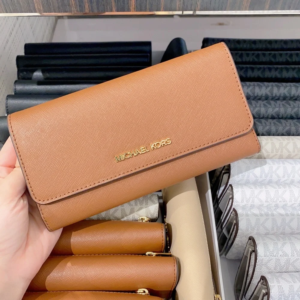 Michael Kors large trifold Wallet - Picture 1 of 4